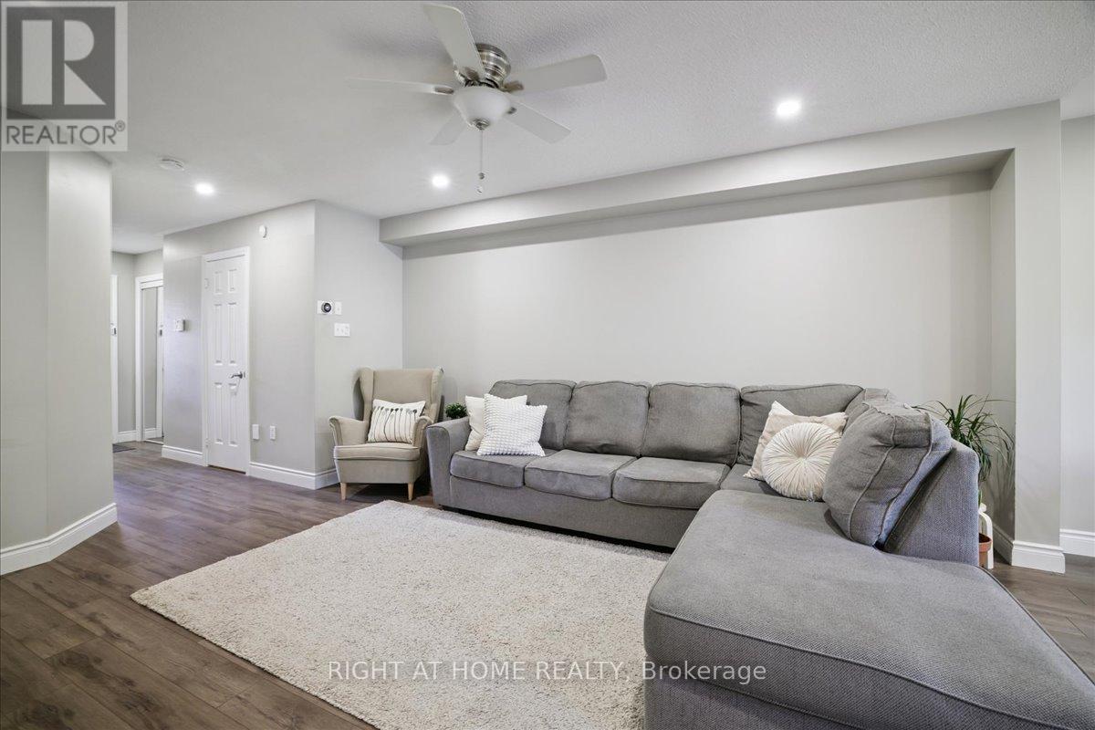 555 Taylor Crescent, Burlington, Ontario  L7L 6J7 - Photo 9 - W12519090