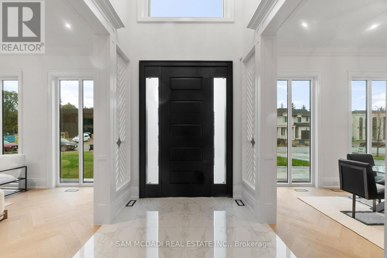 84 Pebbleridge Place, Oakville, Ontario  L6K 3Y4 - Photo 2 - W12519172