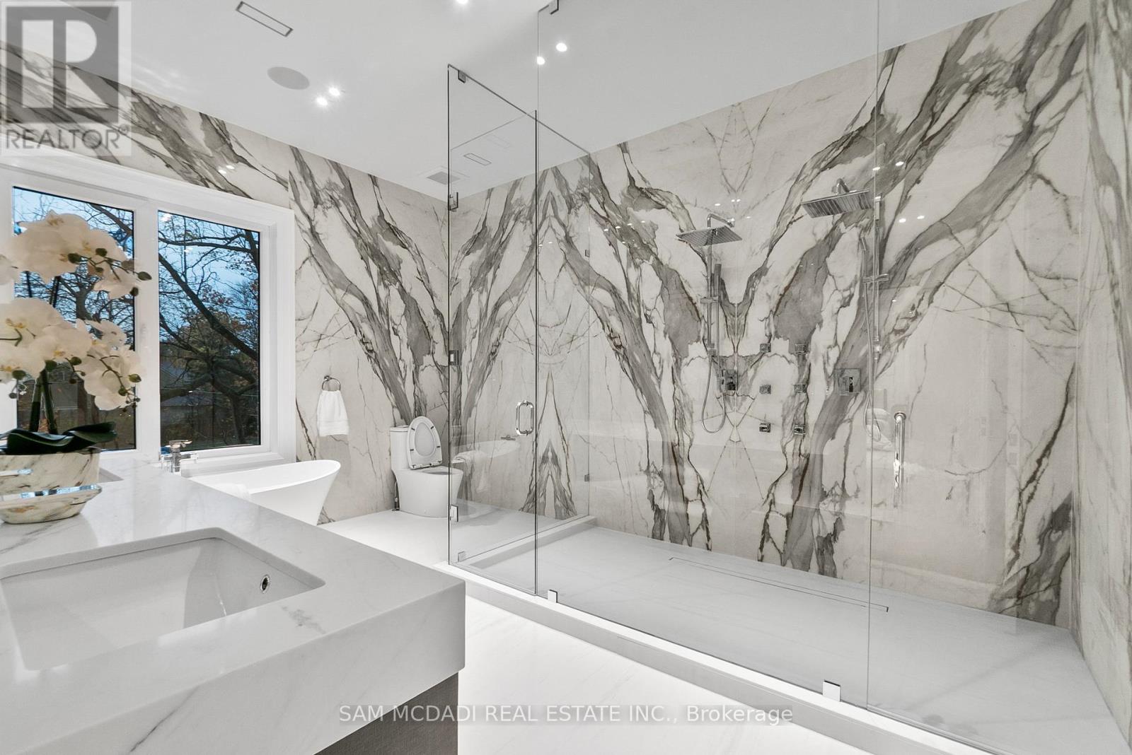 84 Pebbleridge Place, Oakville, Ontario  L6K 3Y4 - Photo 20 - W12519172