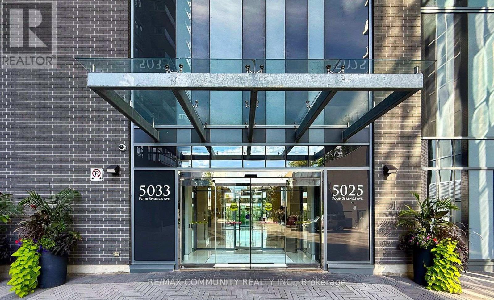 1018 - 5033 Four Springs Avenue, Mississauga, Ontario  L5R 0G6 - Photo 2 - W12519182