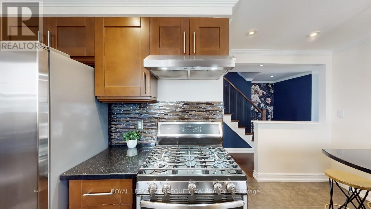 4287 Beacon Lane, Mississauga, Ontario  L5C 3V8 - Photo 14 - W12519184