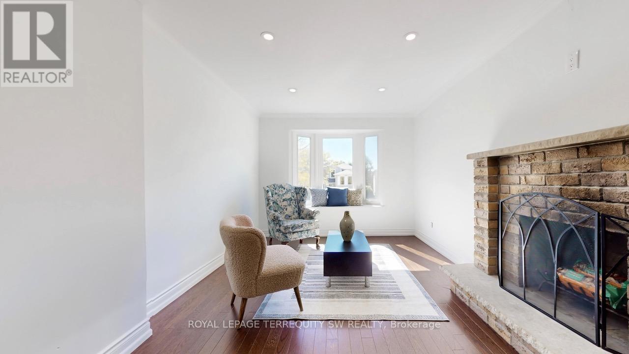 4287 Beacon Lane, Mississauga, Ontario  L5C 3V8 - Photo 23 - W12519184