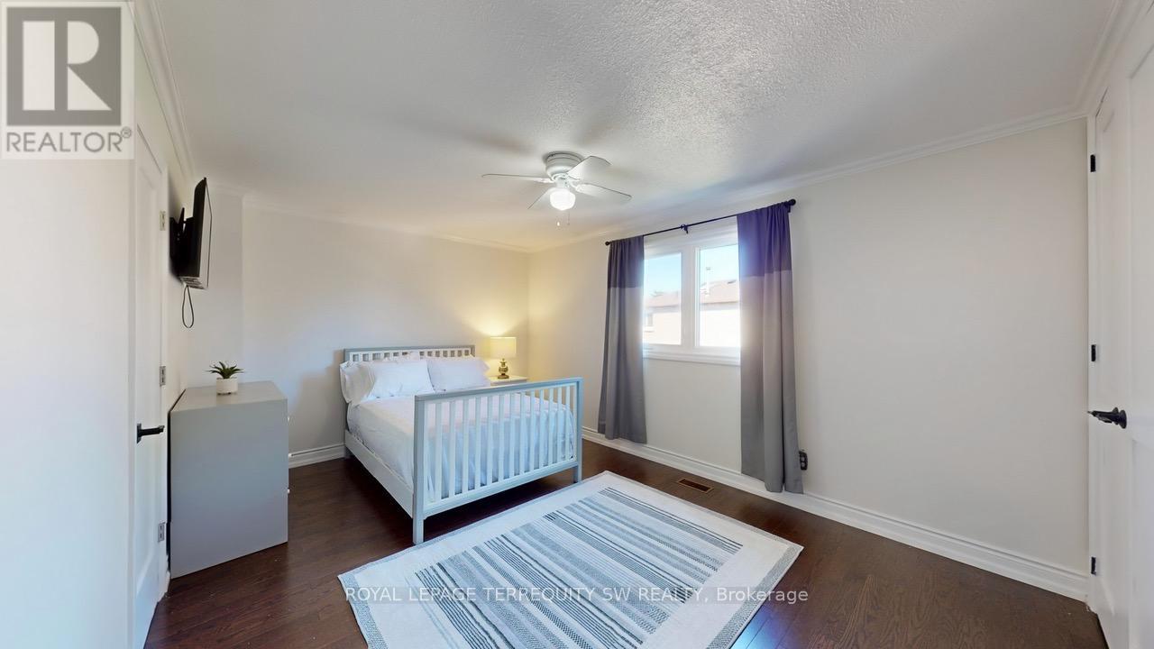 4287 Beacon Lane, Mississauga, Ontario  L5C 3V8 - Photo 27 - W12519184