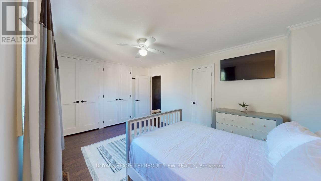 4287 Beacon Lane, Mississauga, Ontario  L5C 3V8 - Photo 29 - W12519184