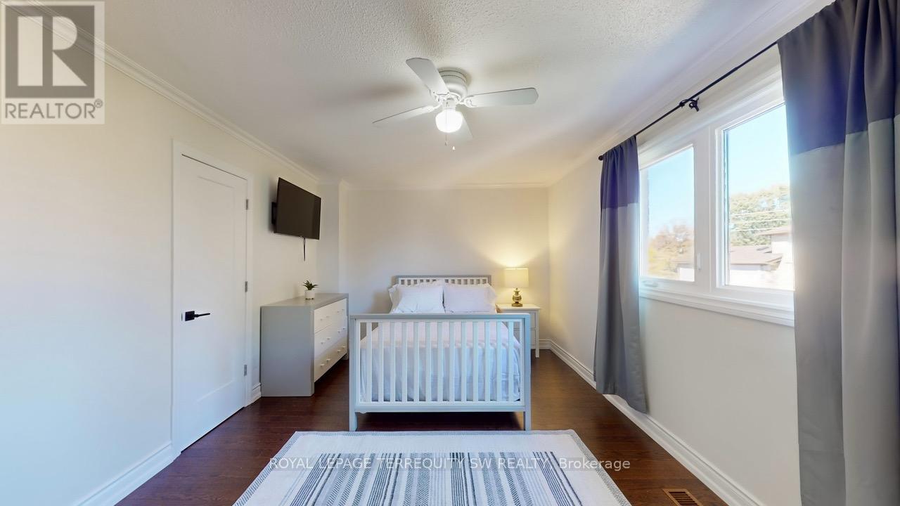 4287 Beacon Lane, Mississauga, Ontario  L5C 3V8 - Photo 31 - W12519184