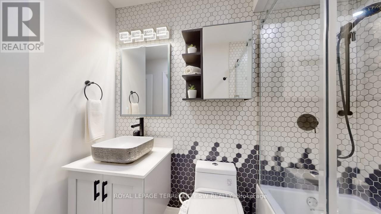 4287 Beacon Lane, Mississauga, Ontario  L5C 3V8 - Photo 38 - W12519184