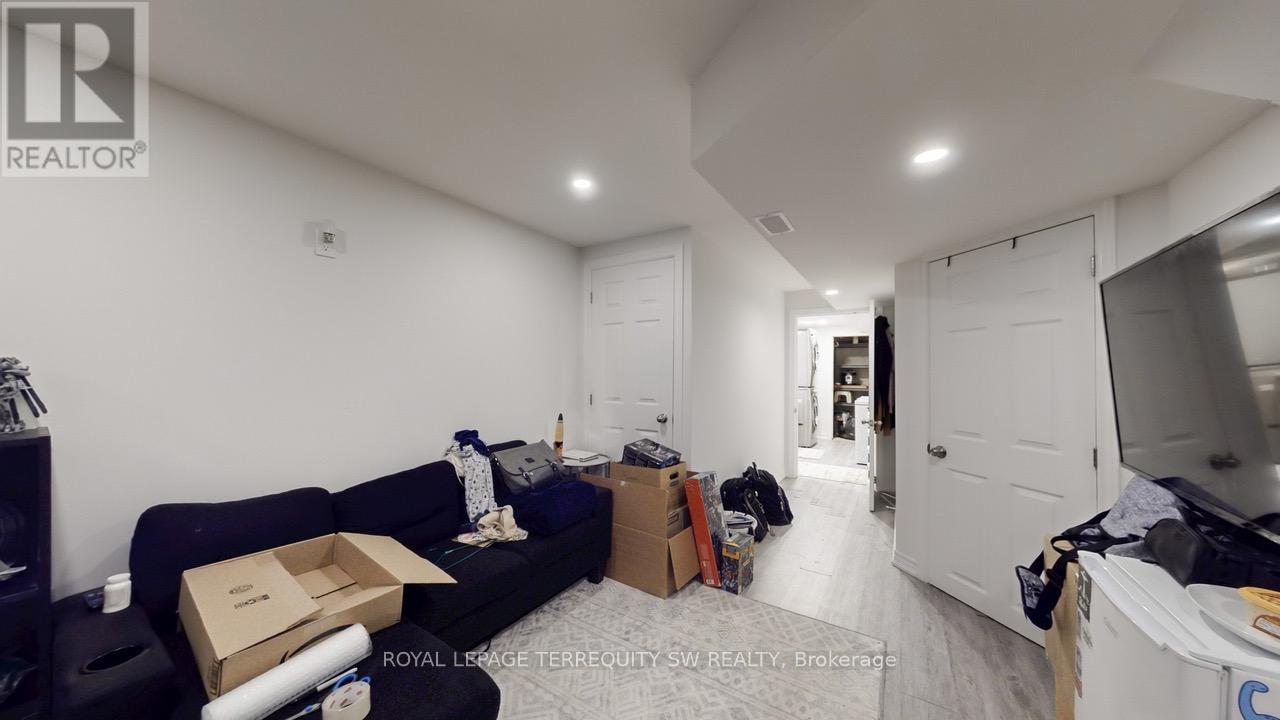 4287 Beacon Lane, Mississauga, Ontario  L5C 3V8 - Photo 45 - W12519184