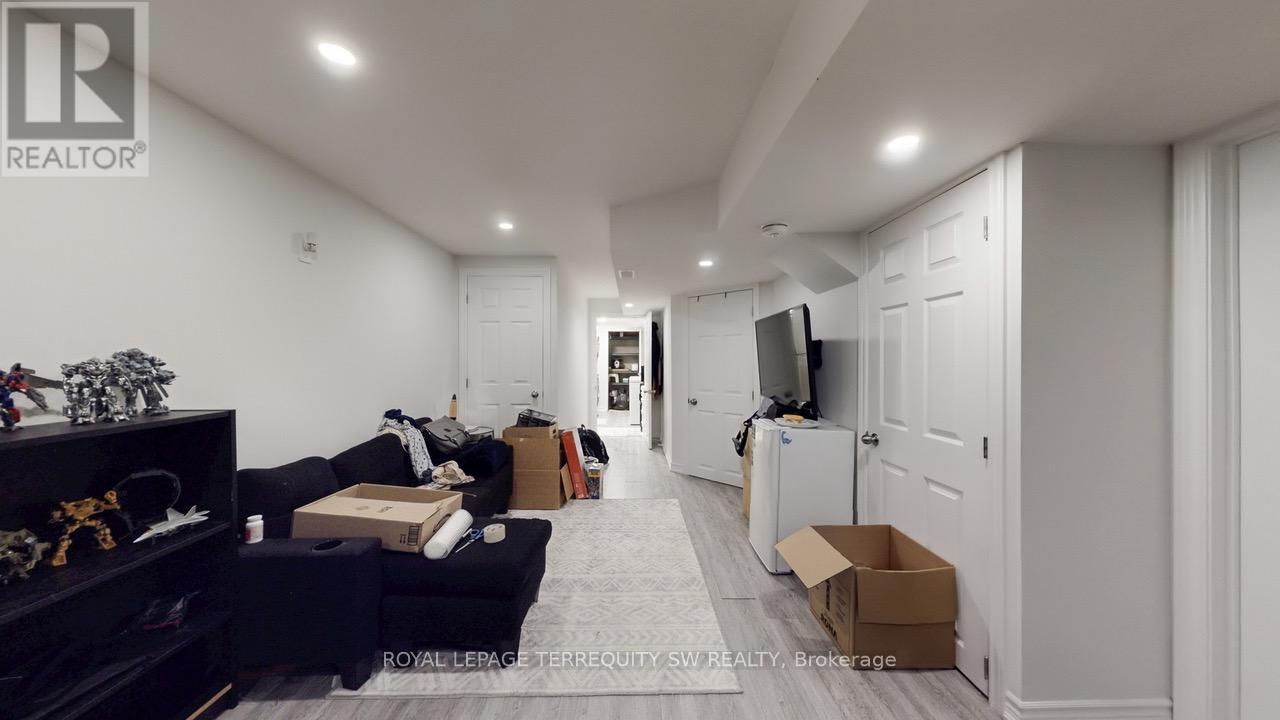 4287 Beacon Lane, Mississauga, Ontario  L5C 3V8 - Photo 46 - W12519184