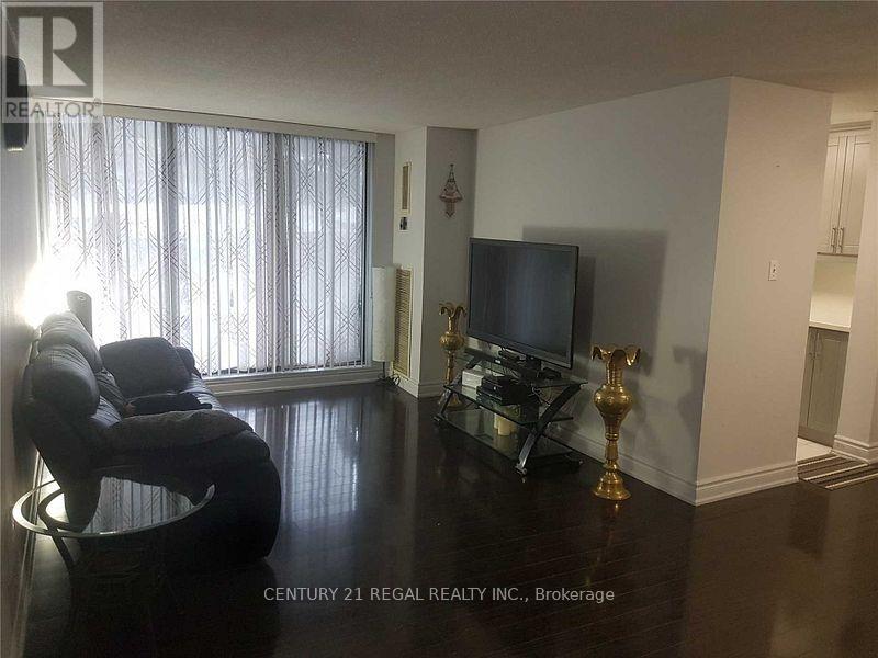 106 - 21 Knightsbridge Road, Brampton, Ontario L6T 3Y1 - Photo 2 - W12519186