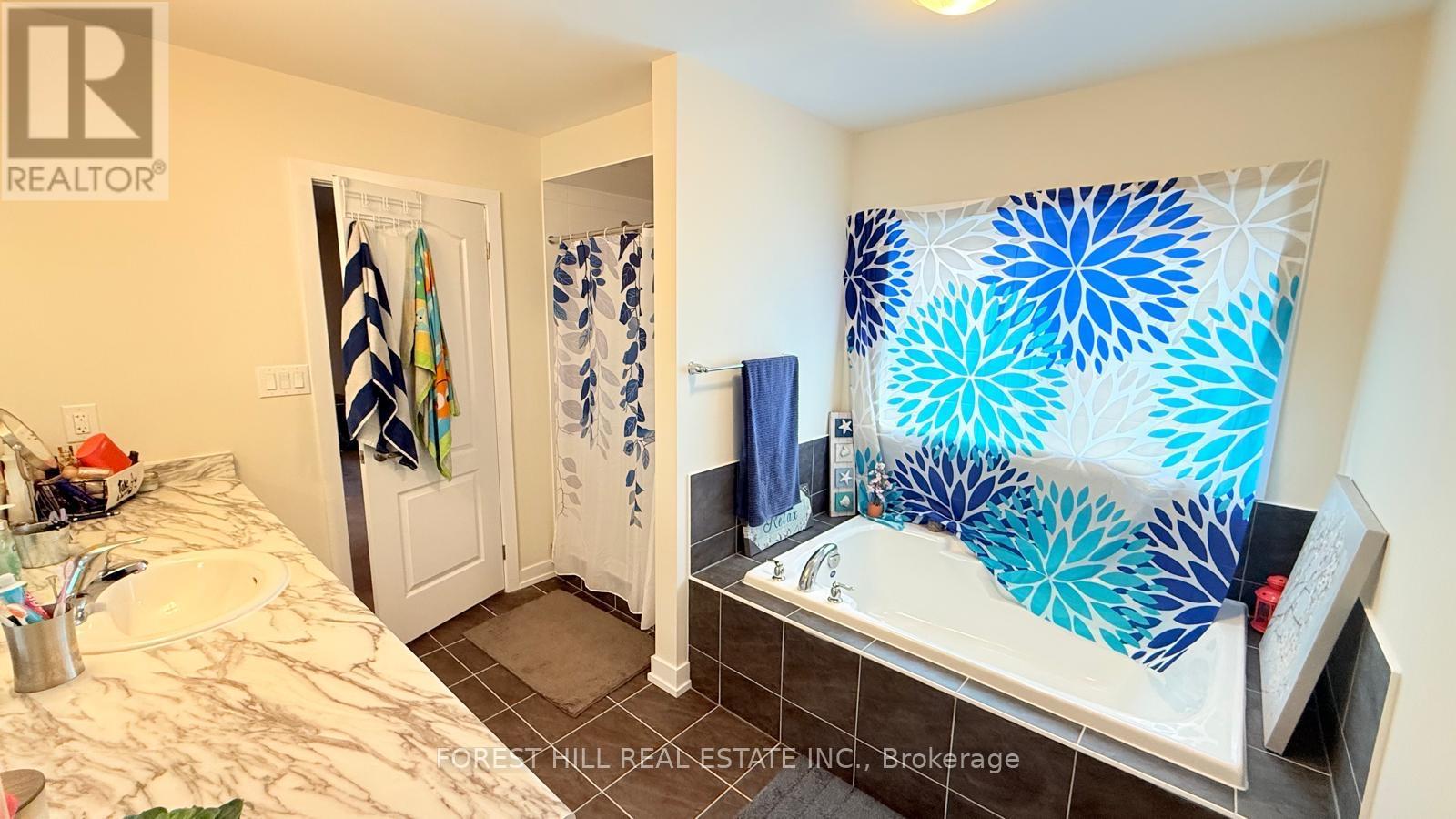 126 Lilac Circle, Haldimand, Ontario  N3W 0H8 - Photo 10 - X12519142