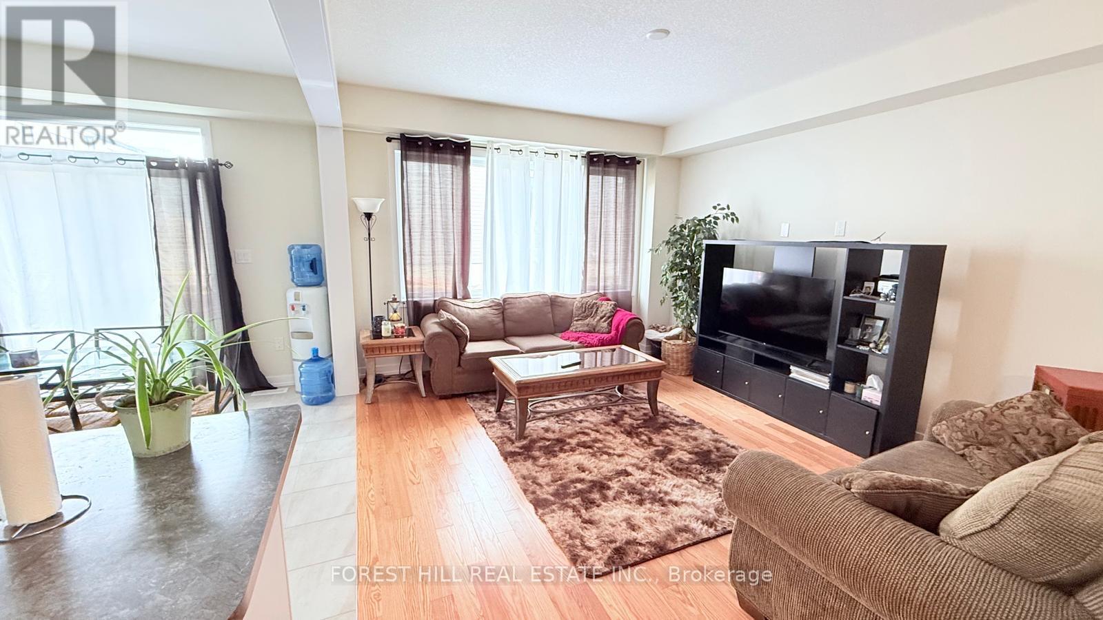 126 Lilac Circle, Haldimand, Ontario  N3W 0H8 - Photo 4 - X12519142