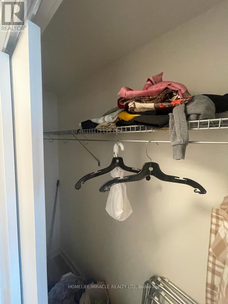 403 - 385 Winston Road, Grimsby, Ontario L3M 4E8 - Photo 10 - X12519210