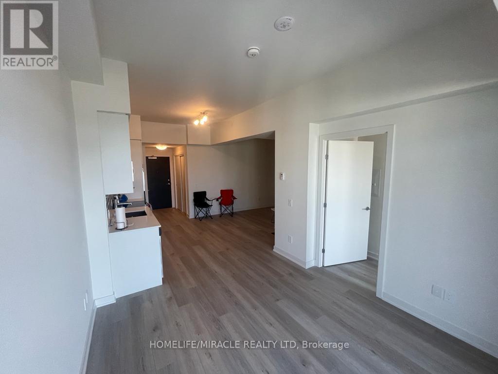 403 - 385 Winston Road, Grimsby, Ontario L3M 4E8 - Photo 3 - X12519210