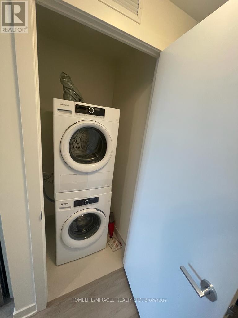 403 - 385 Winston Road, Grimsby, Ontario L3M 4E8 - Photo 8 - X12519210