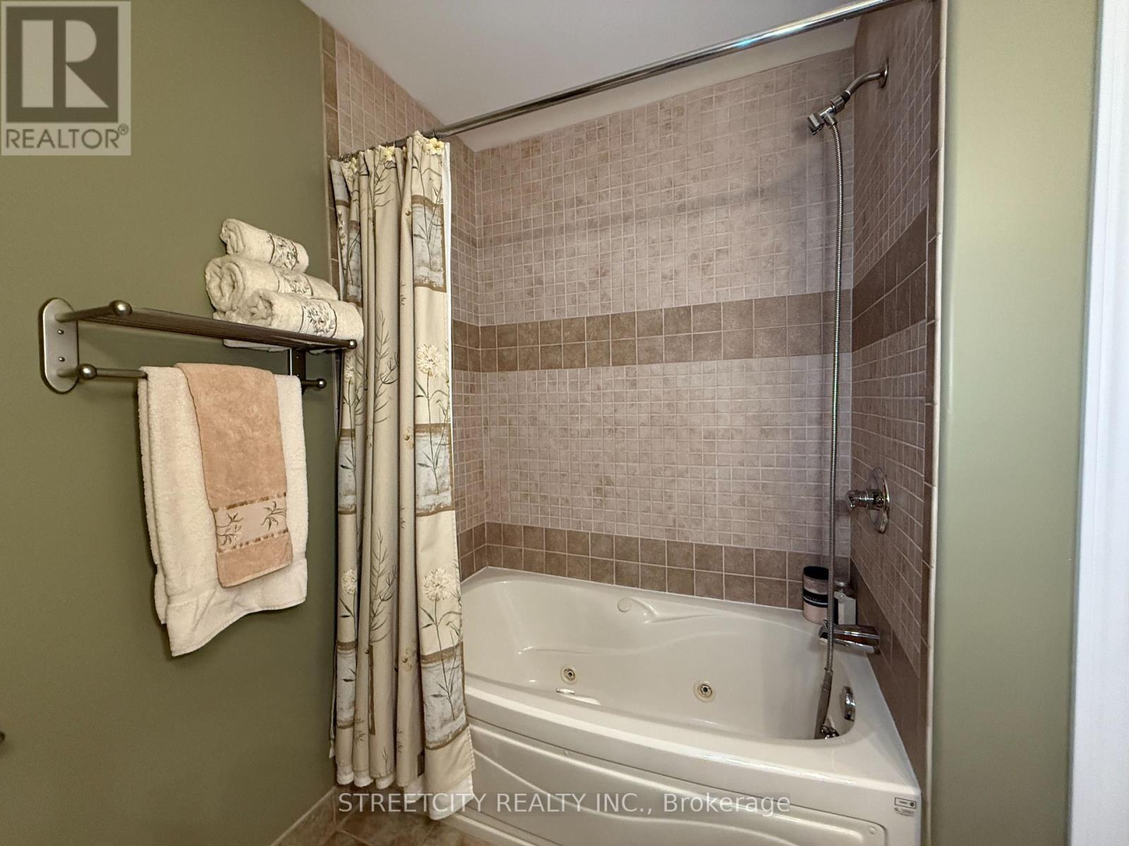 126 Stathis Boulevard, Sarnia, Ontario  N7S 5T5 - Photo 6 - X12467682