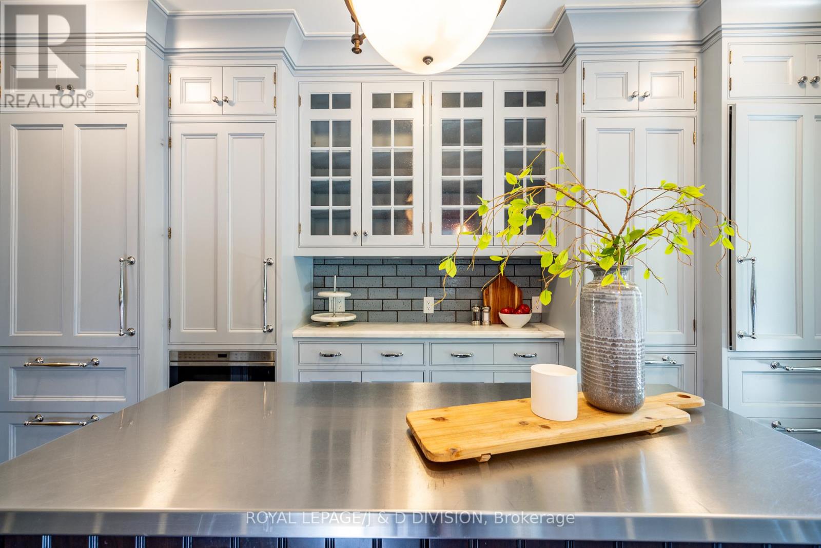 36 Boswell Avenue, Toronto, Ontario  M5R 1M4 - Photo 11 - C12519280