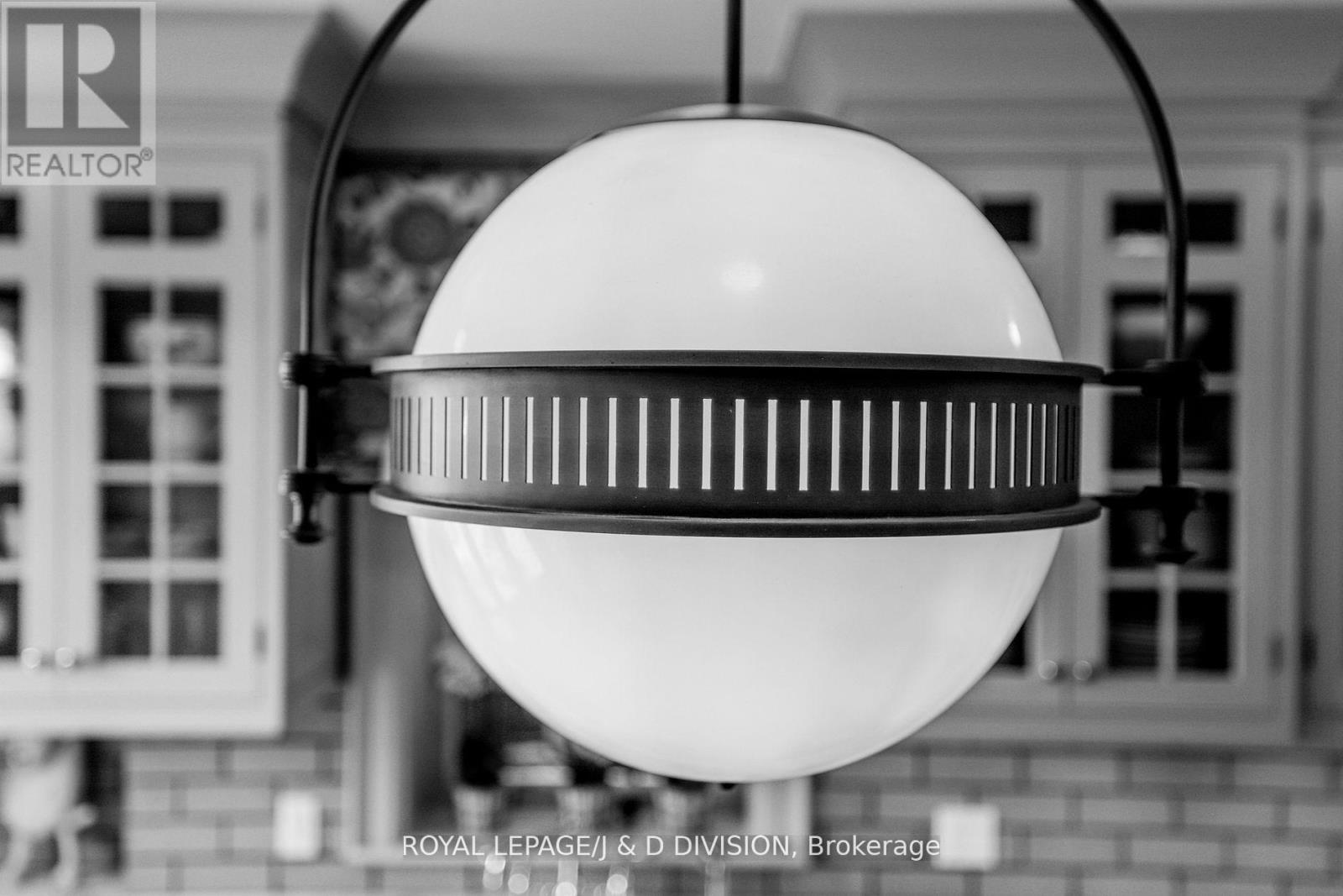 36 Boswell Avenue, Toronto, Ontario  M5R 1M4 - Photo 14 - C12519280