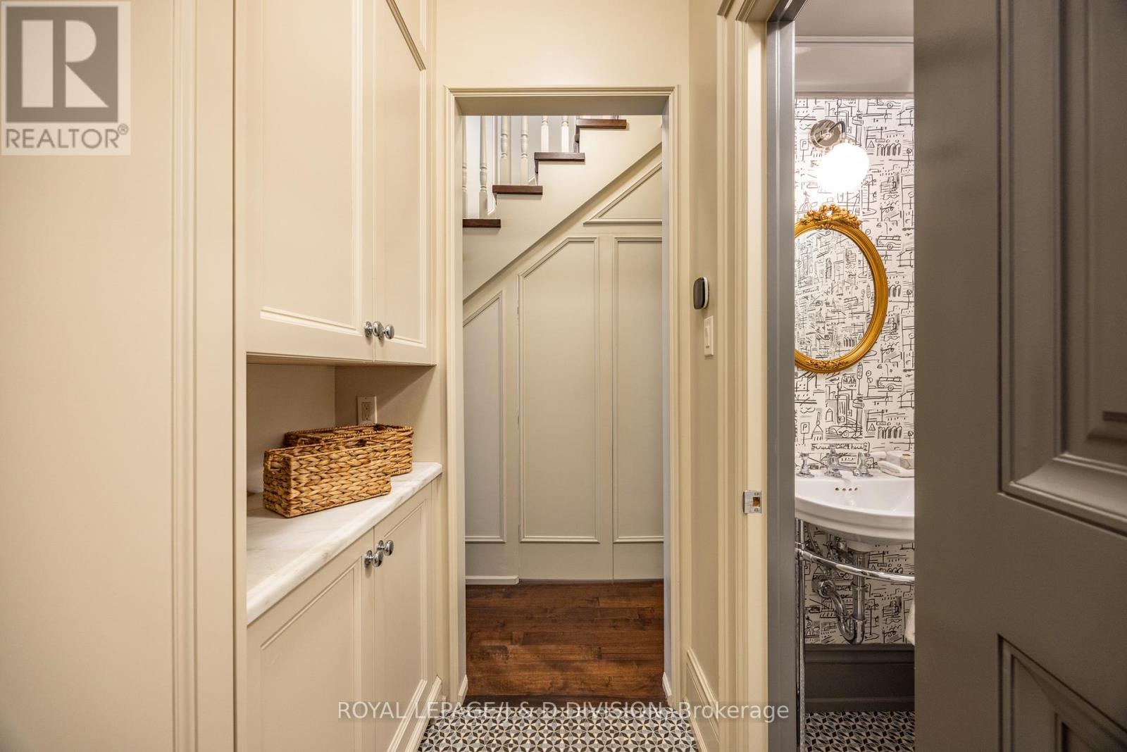 36 Boswell Avenue, Toronto, Ontario  M5R 1M4 - Photo 16 - C12519280