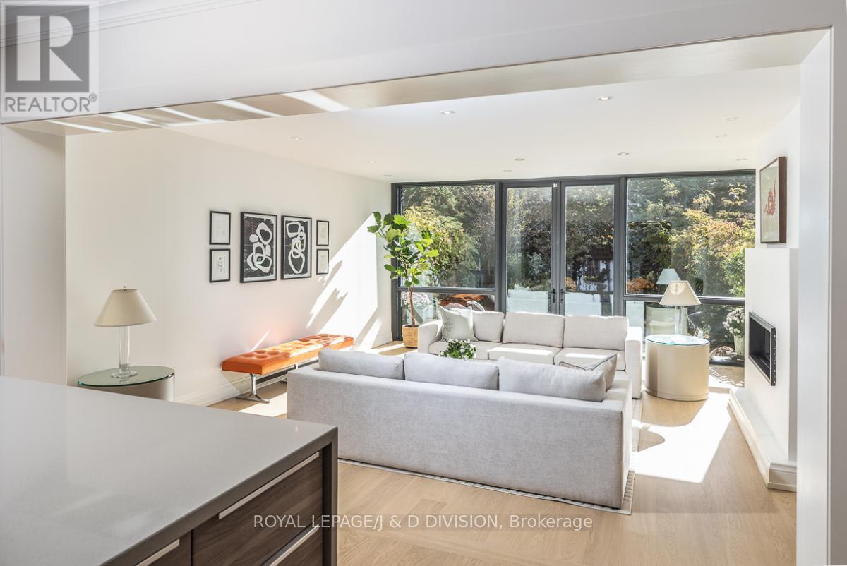 245 Glenrose Avenue, Toronto, Ontario  M4T 1L1 - Photo 12 - C12519426