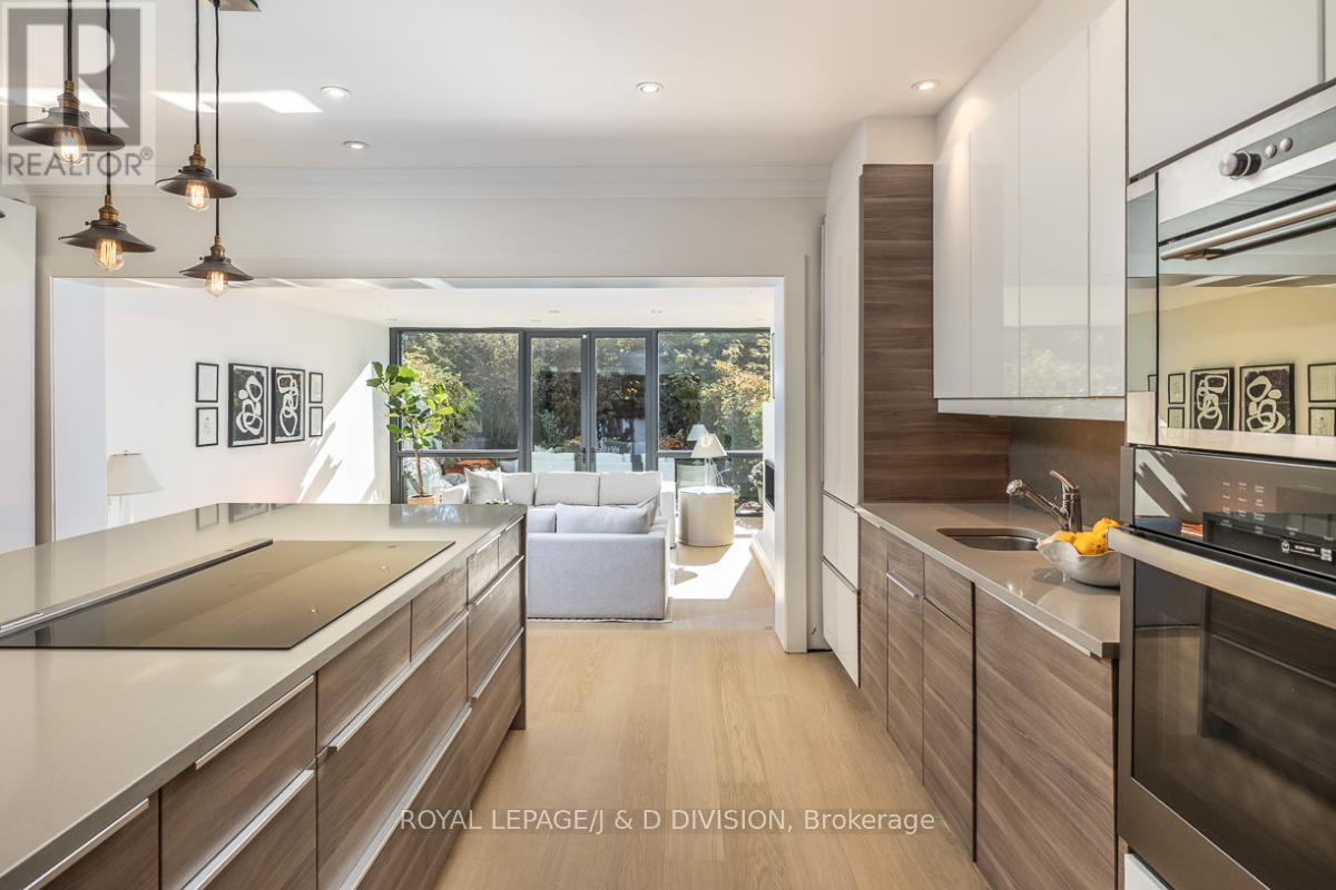 245 Glenrose Avenue, Toronto, Ontario  M4T 1L1 - Photo 5 - C12519426