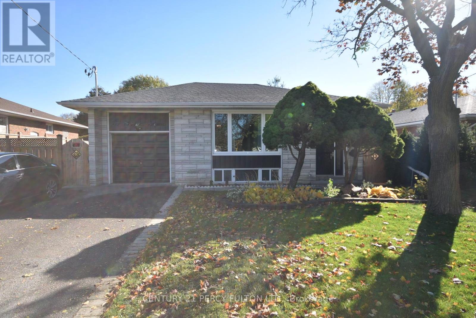 Upper - 75 Sloane (Upper) Avenue, Toronto, Ontario M4A 2A8 - Photo 1 - C12519450