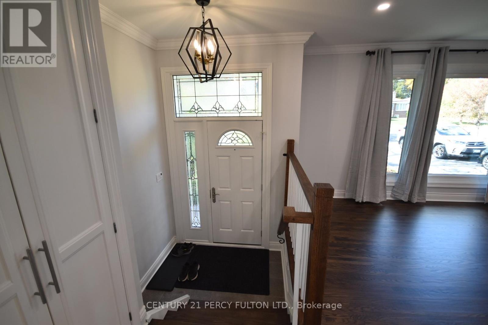 Upper - 75 Sloane (Upper) Avenue, Toronto, Ontario M4A 2A8 - Photo 2 - C12519450