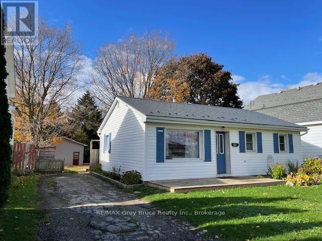 1582 9TH AVENUE E, Owen Sound, Ontario