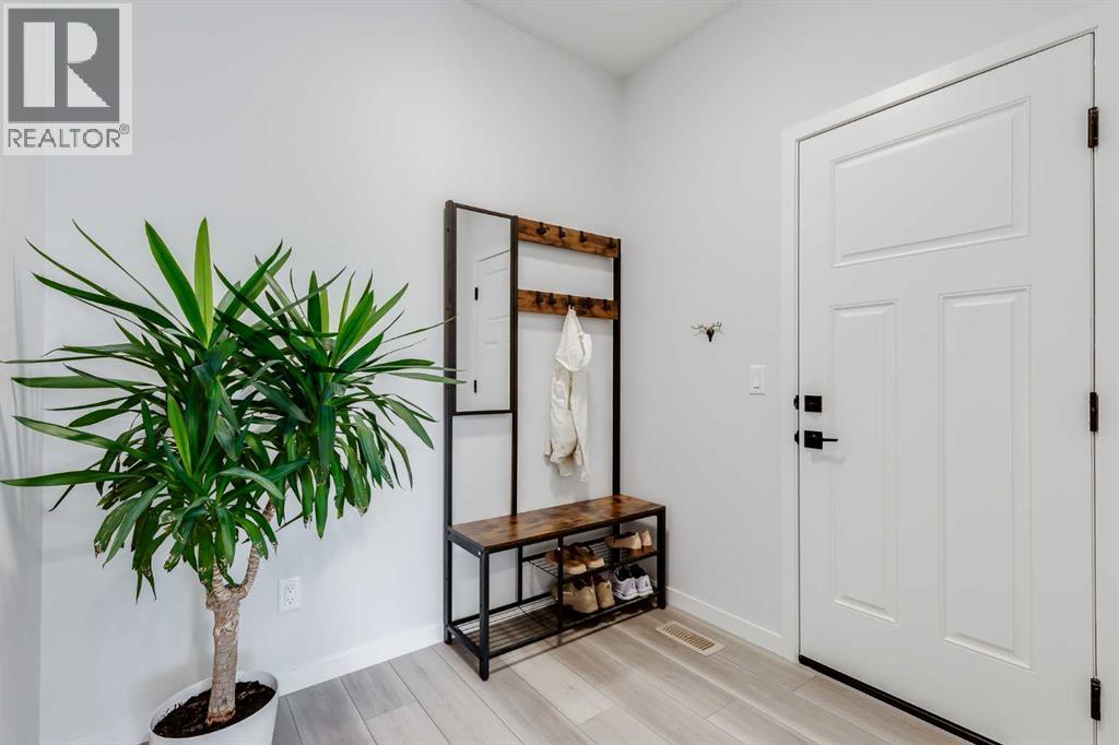 10 West Grove Common Sw, Calgary, Alberta  T3H 6E4 - Photo 16 - A2253136