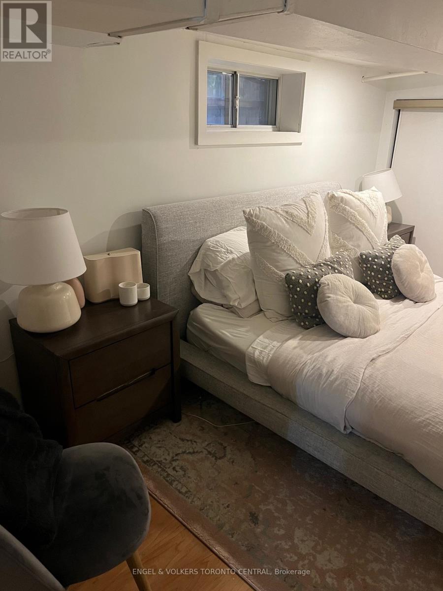 591 Pape Avenue, Toronto, Ontario  M4K 3R7 - Photo 14 - E12519272