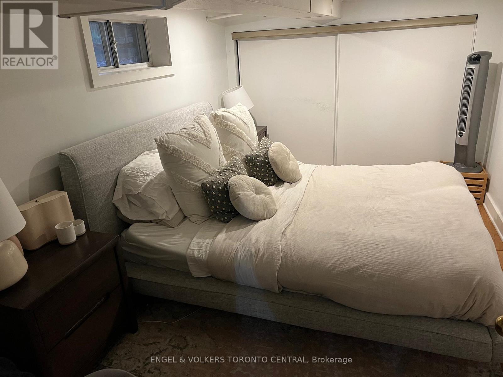 591 Pape Avenue, Toronto, Ontario  M4K 3R7 - Photo 15 - E12519272