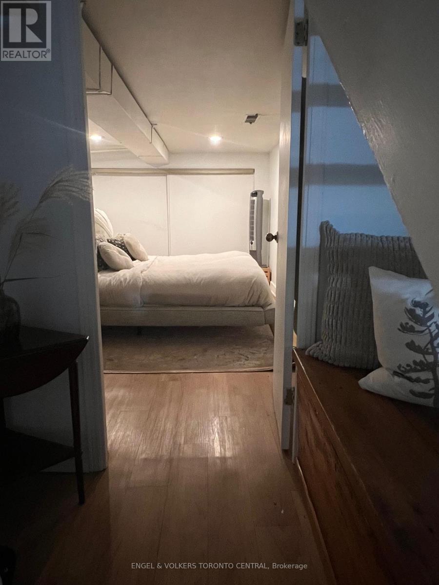 591 Pape Avenue, Toronto, Ontario  M4K 3R7 - Photo 17 - E12519272