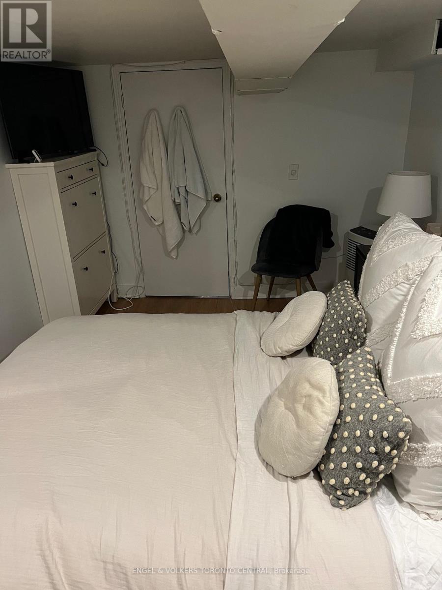 591 Pape Avenue, Toronto, Ontario  M4K 3R7 - Photo 18 - E12519272