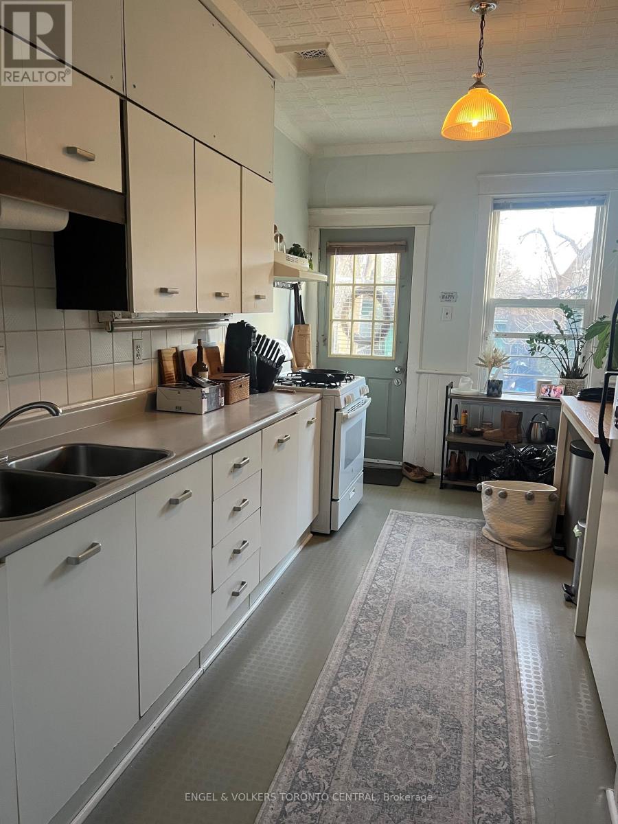 591 Pape Avenue, Toronto, Ontario  M4K 3R7 - Photo 2 - E12519272