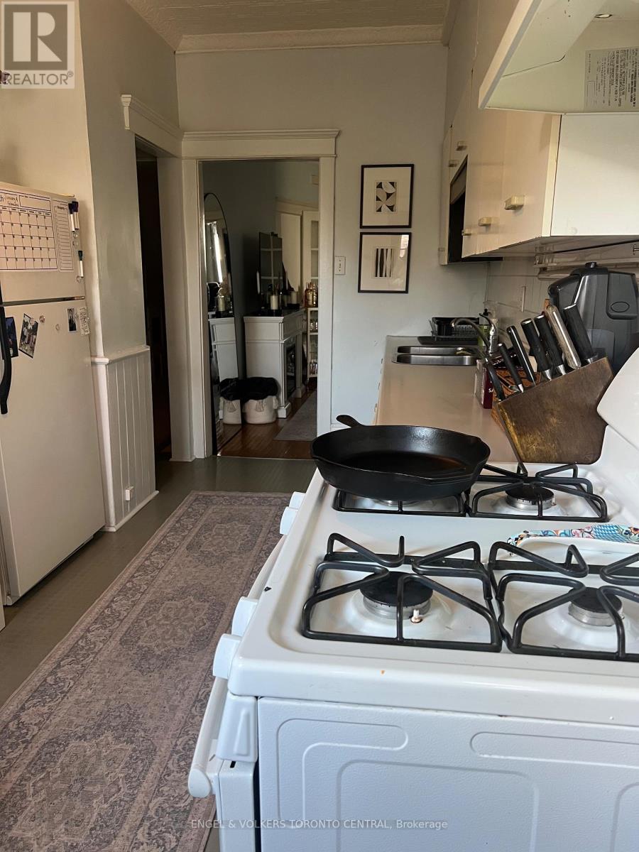 591 Pape Avenue, Toronto, Ontario  M4K 3R7 - Photo 20 - E12519272