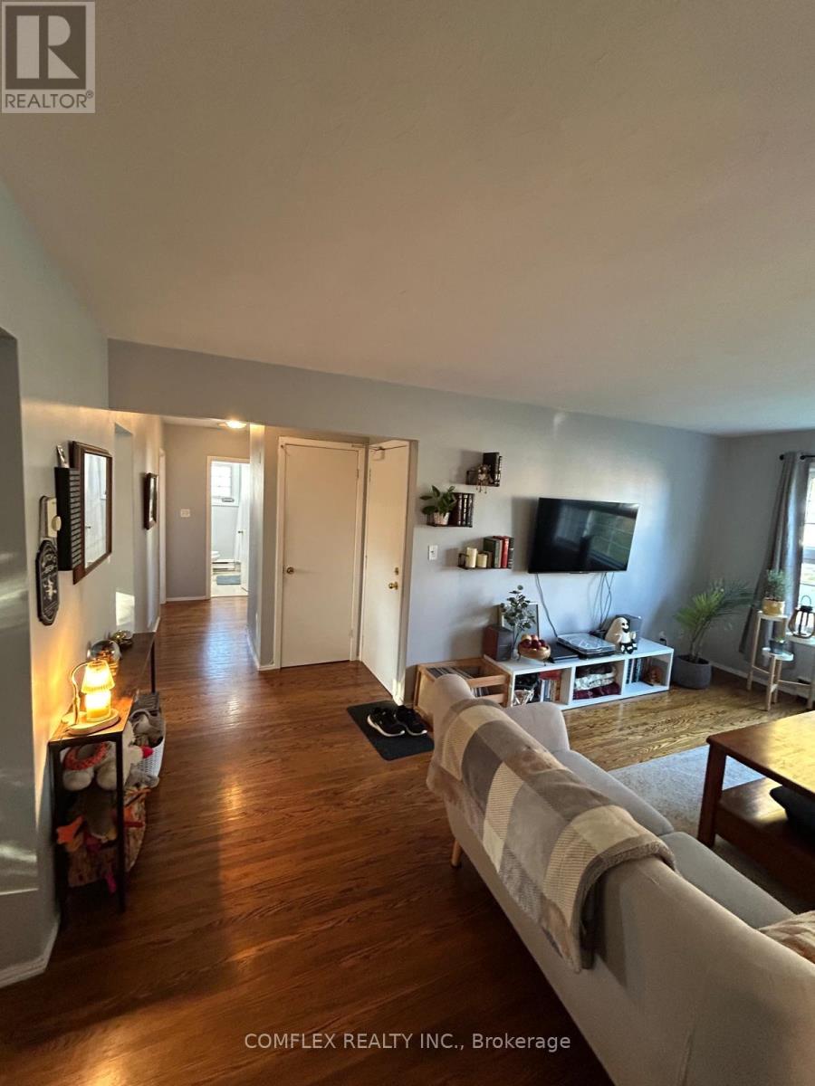 334 Surrey Drive, Oshawa, Ontario  L1G 6H1 - Photo 2 - E12519370