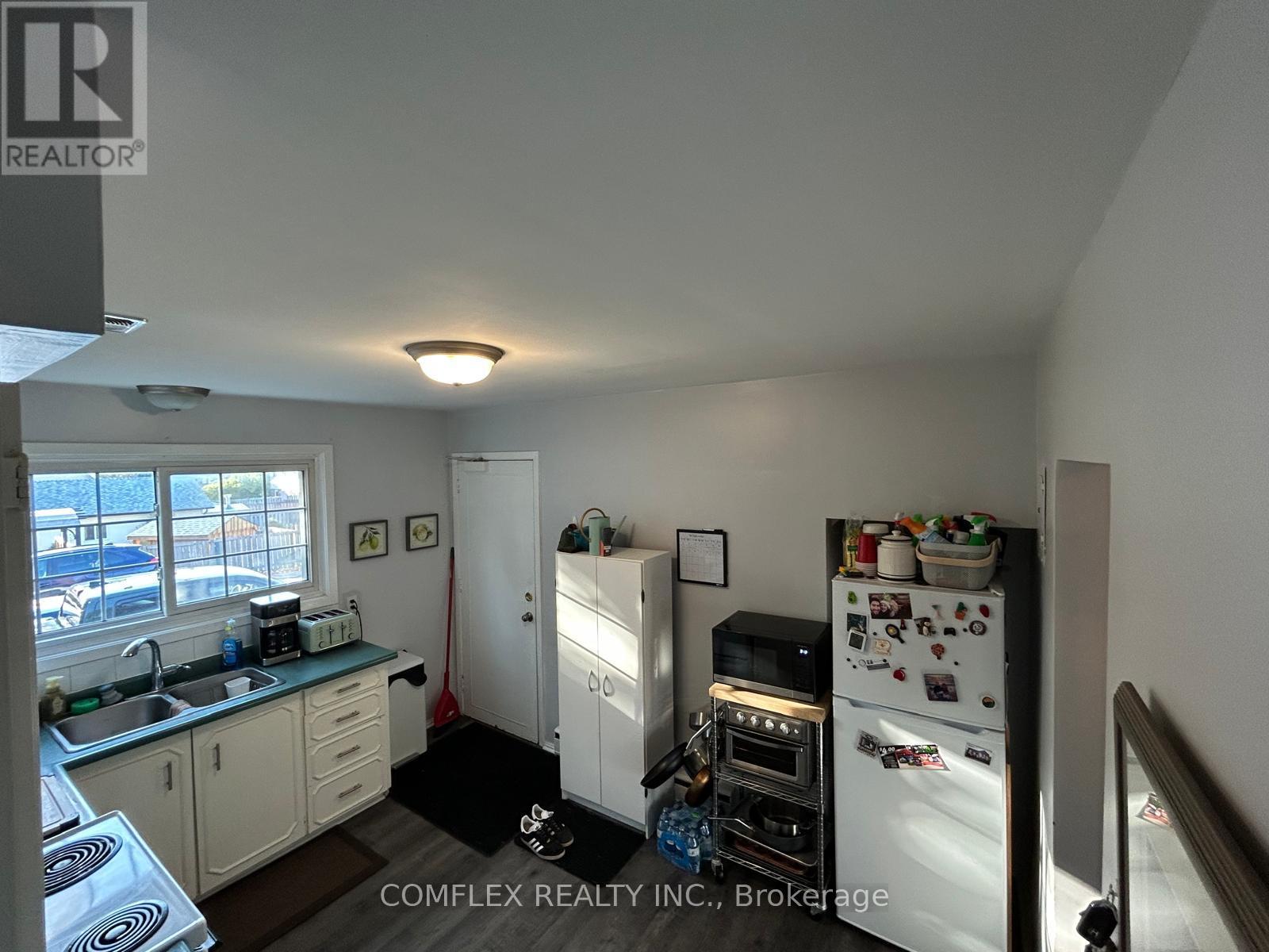 334 Surrey Drive, Oshawa, Ontario  L1G 6H1 - Photo 5 - E12519370