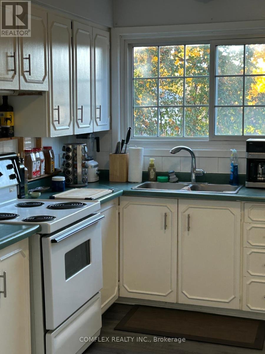 334 Surrey Drive, Oshawa, Ontario  L1G 6H1 - Photo 6 - E12519370