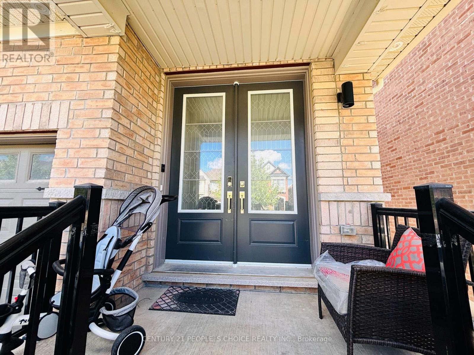 29 Christine Elliott Avenue, Whitby, Ontario  L1P 0B8 - Photo 2 - E12519388