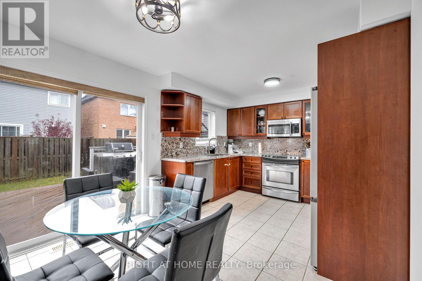 23 Tiller Street, Ajax, Ontario  L1Z 1X8 - Photo 12 - E12519416