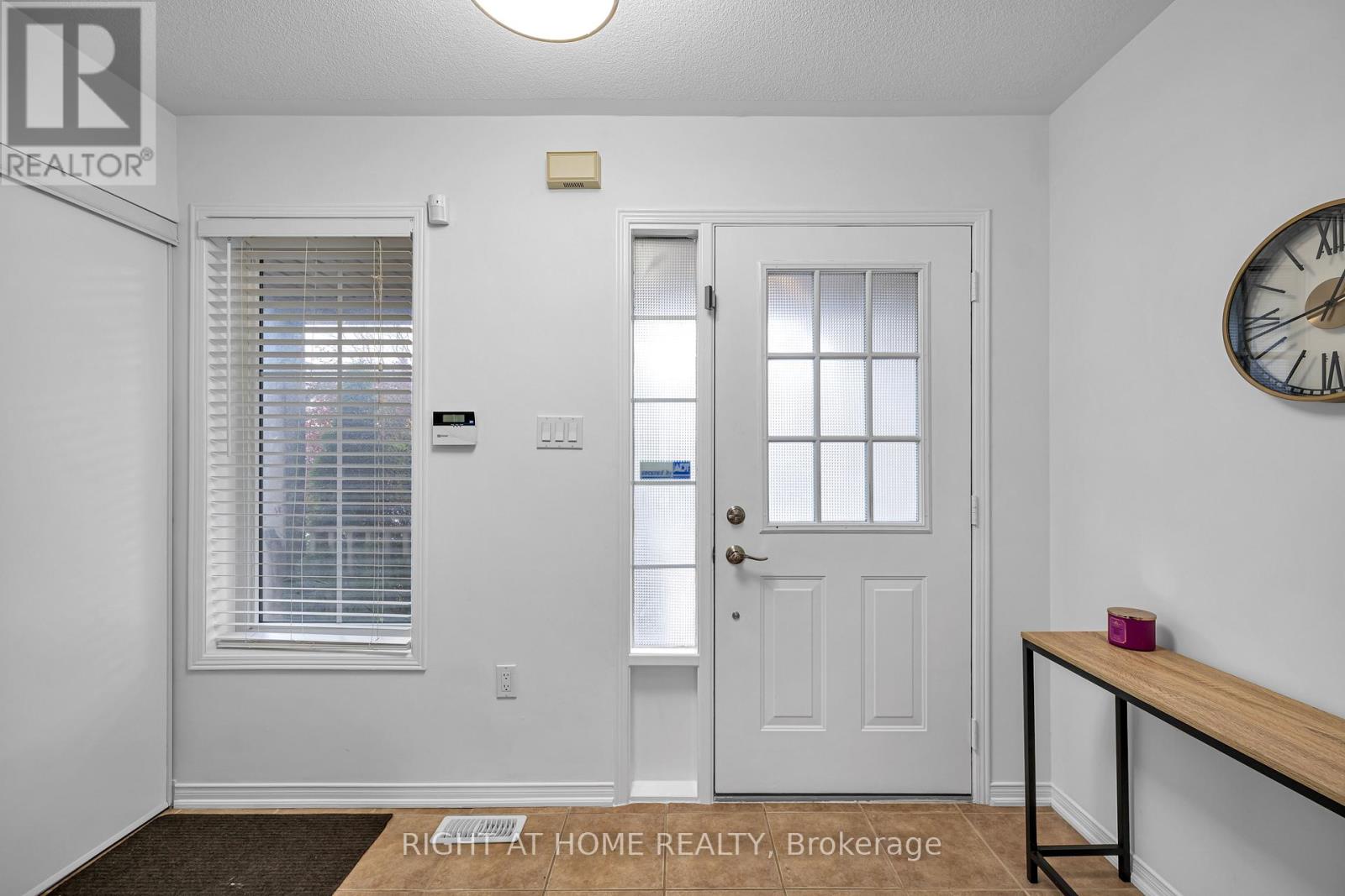 23 Tiller Street, Ajax, Ontario  L1Z 1X8 - Photo 5 - E12519416