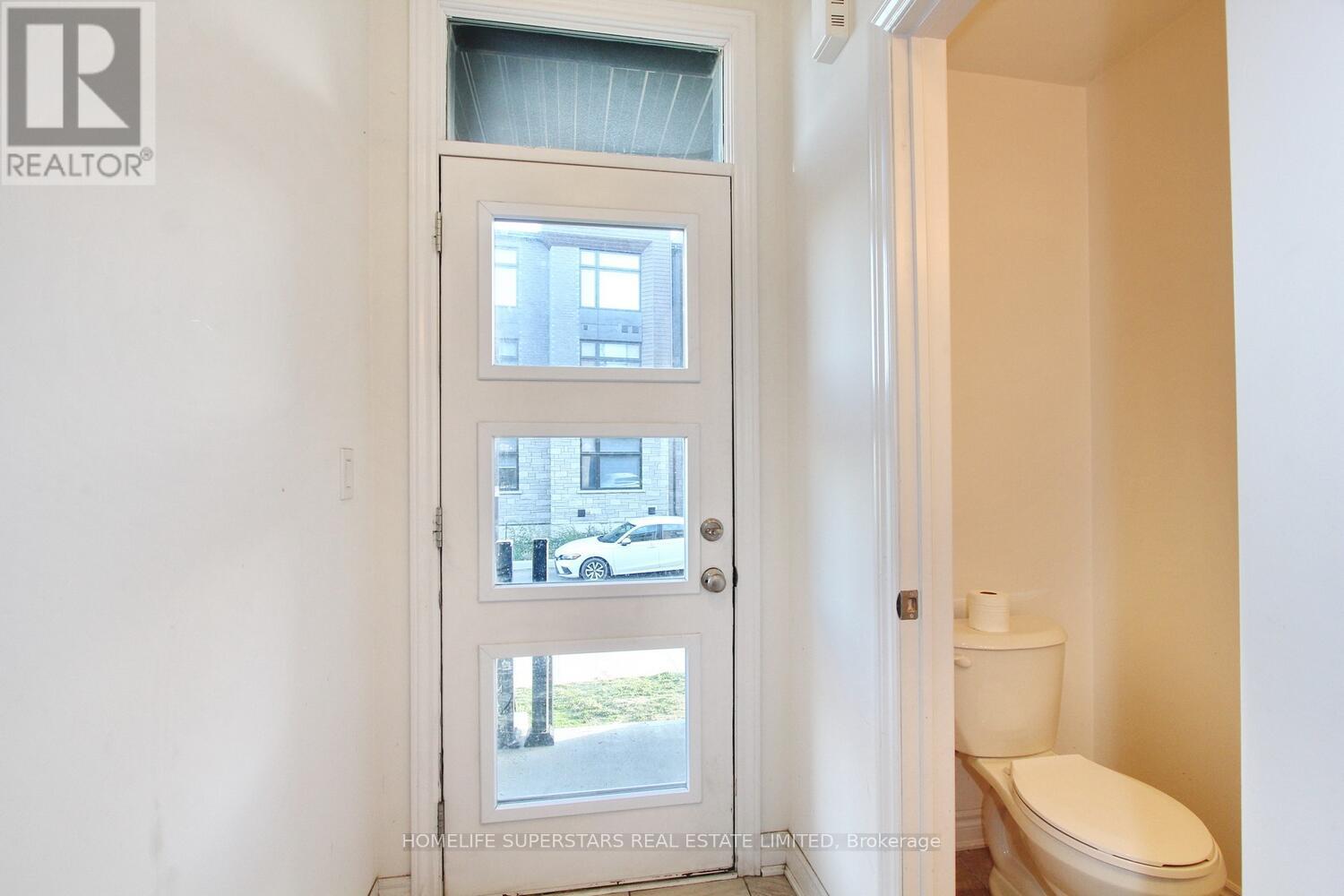 72 Wascana Road, Vaughan, Ontario L4H 5G9 - Photo 3 - N12519214