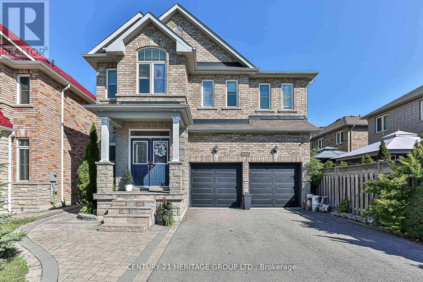 44 Madison Avenue, Richmond Hill, Ontario L4E 2Z6 - Photo 2 - N12519234