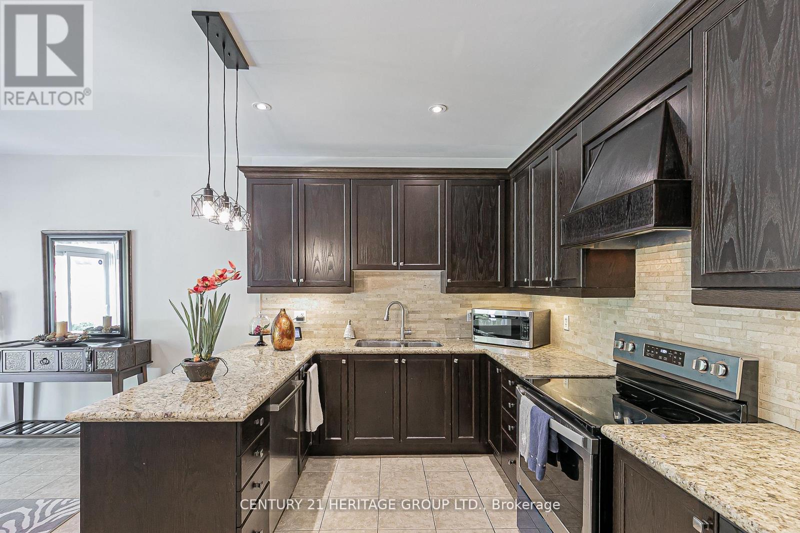 44 Madison Avenue, Richmond Hill, Ontario L4E 2Z6 - Photo 20 - N12519234