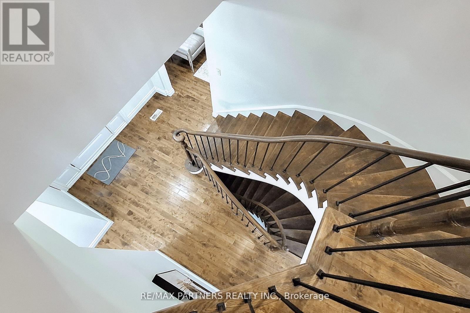 6 Geoffrey Crescent, Whitchurch-Stouffville, Ontario L4A 5B9 - Photo 24 - N12519274