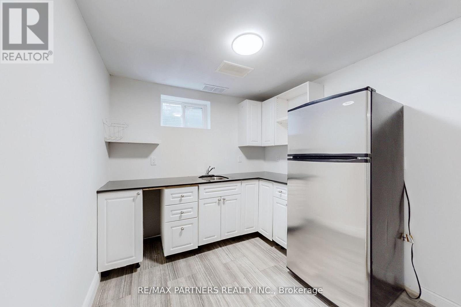 6 Geoffrey Crescent, Whitchurch-Stouffville, Ontario L4A 5B9 - Photo 42 - N12519274