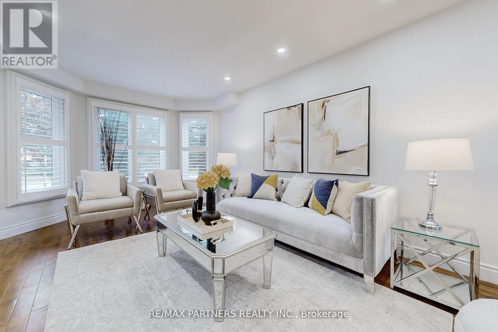 6 Geoffrey Crescent, Whitchurch-Stouffville, Ontario L4A 5B9 - Photo 8 - N12519274