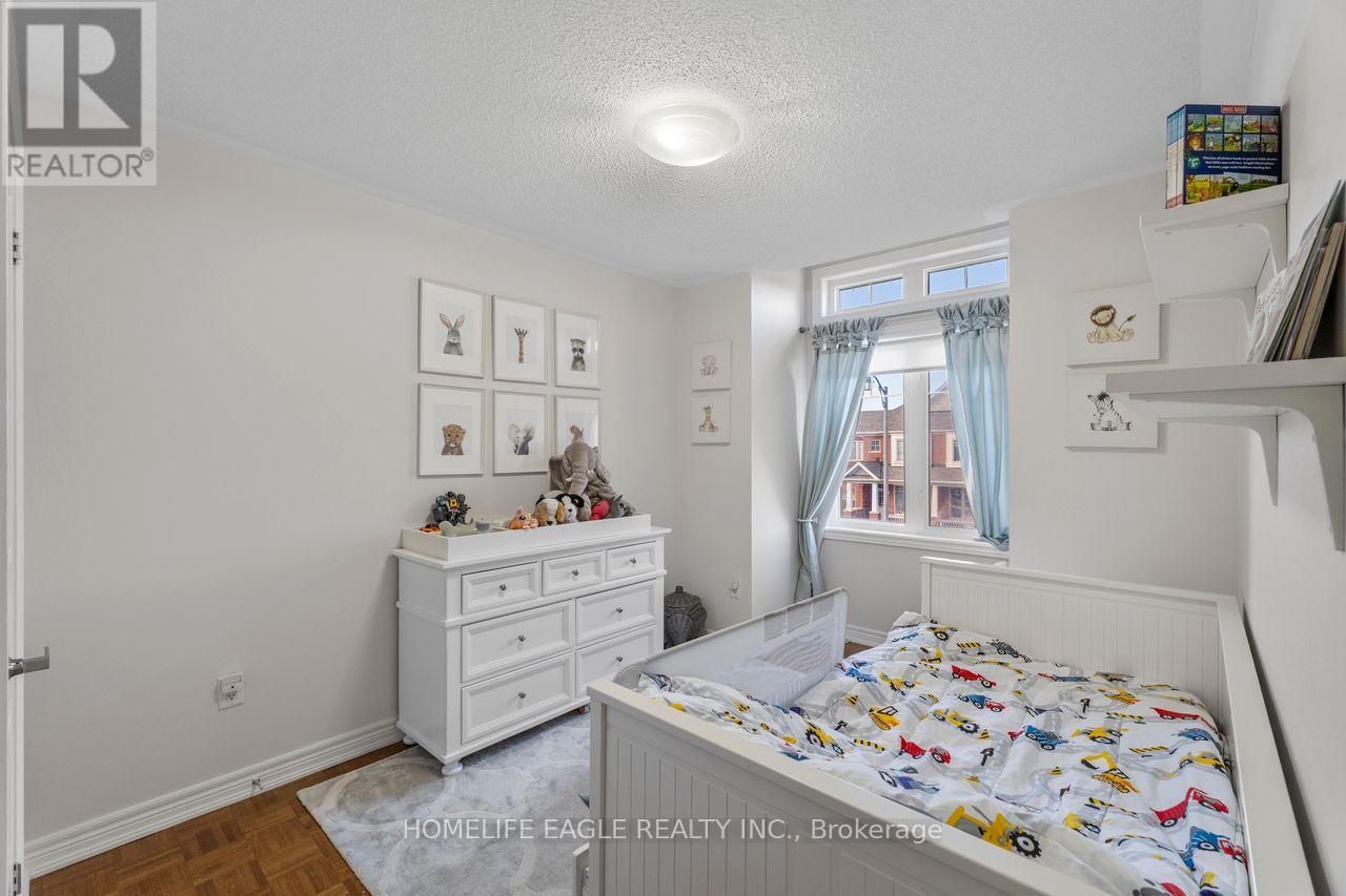 39 Pitney Avenue, Richmond Hill, Ontario  L4E 4Y5 - Photo 11 - N12519382