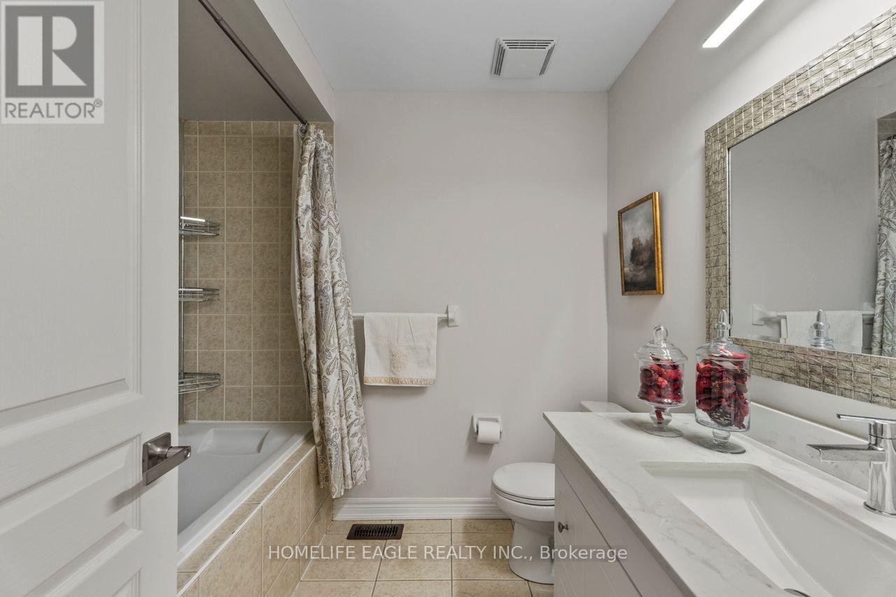 39 Pitney Avenue, Richmond Hill, Ontario  L4E 4Y5 - Photo 13 - N12519382