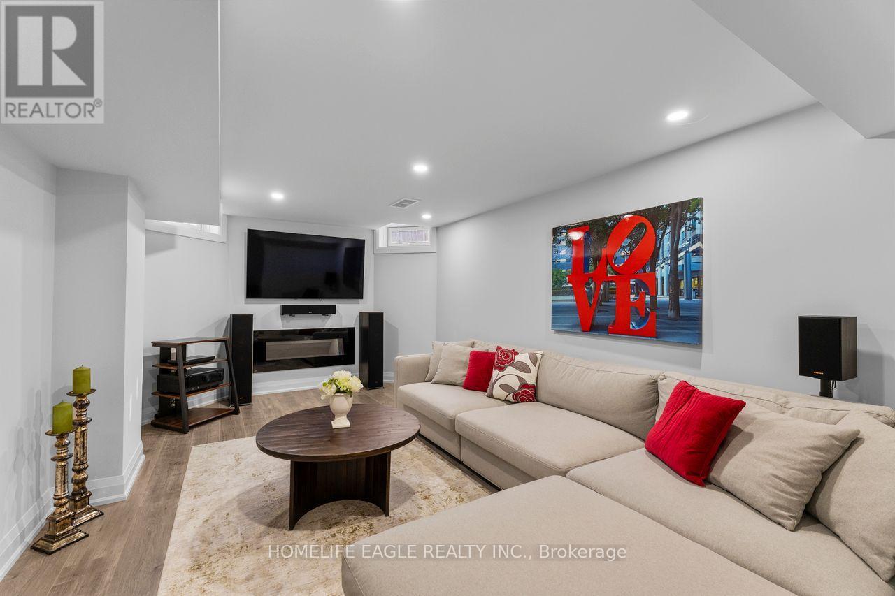 39 Pitney Avenue, Richmond Hill, Ontario  L4E 4Y5 - Photo 14 - N12519382