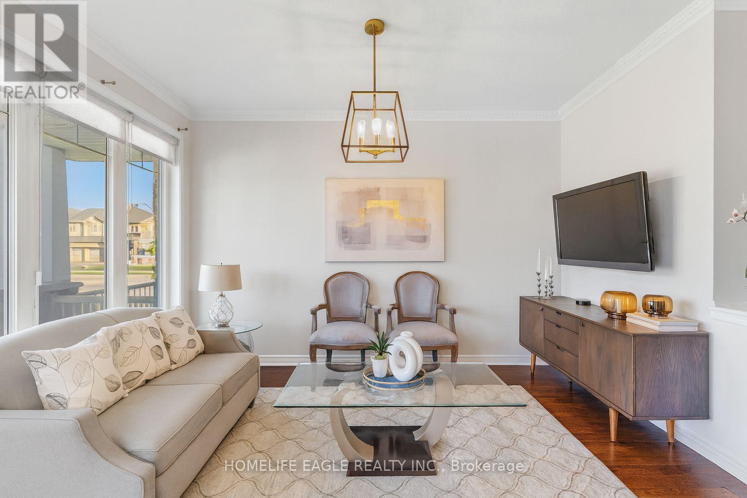 39 Pitney Avenue, Richmond Hill, Ontario  L4E 4Y5 - Photo 3 - N12519382